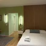 4SeasonsGea ,Cozy studio City Centre AC+BA+WIFI