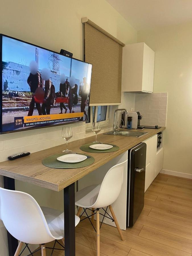 4seasonsgea ,cozy Centre Ac+ba+wifi * Tirana