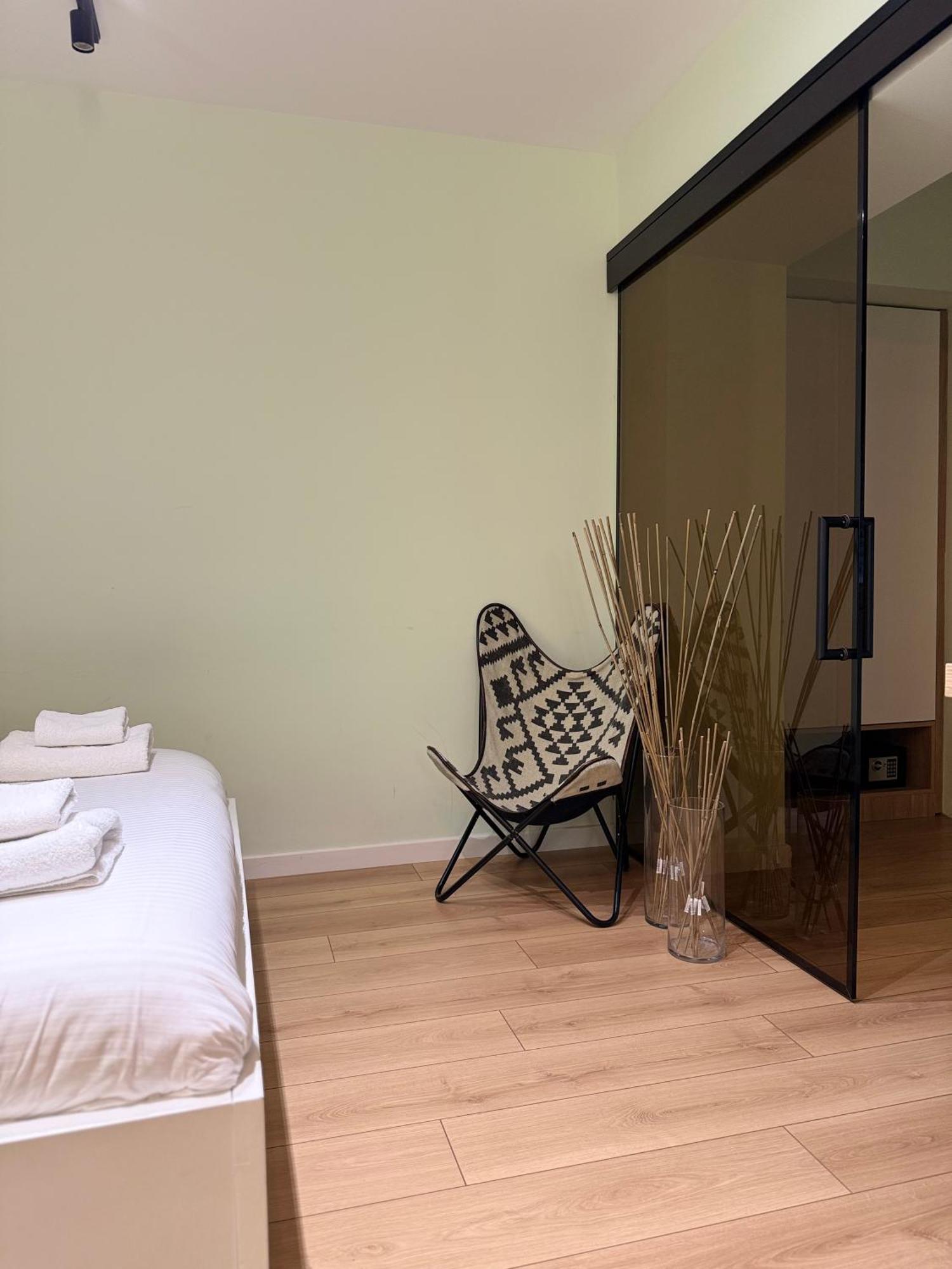 Apartament 4seasonsgea ,cozy Centre Ac+ba+wifi Tirana